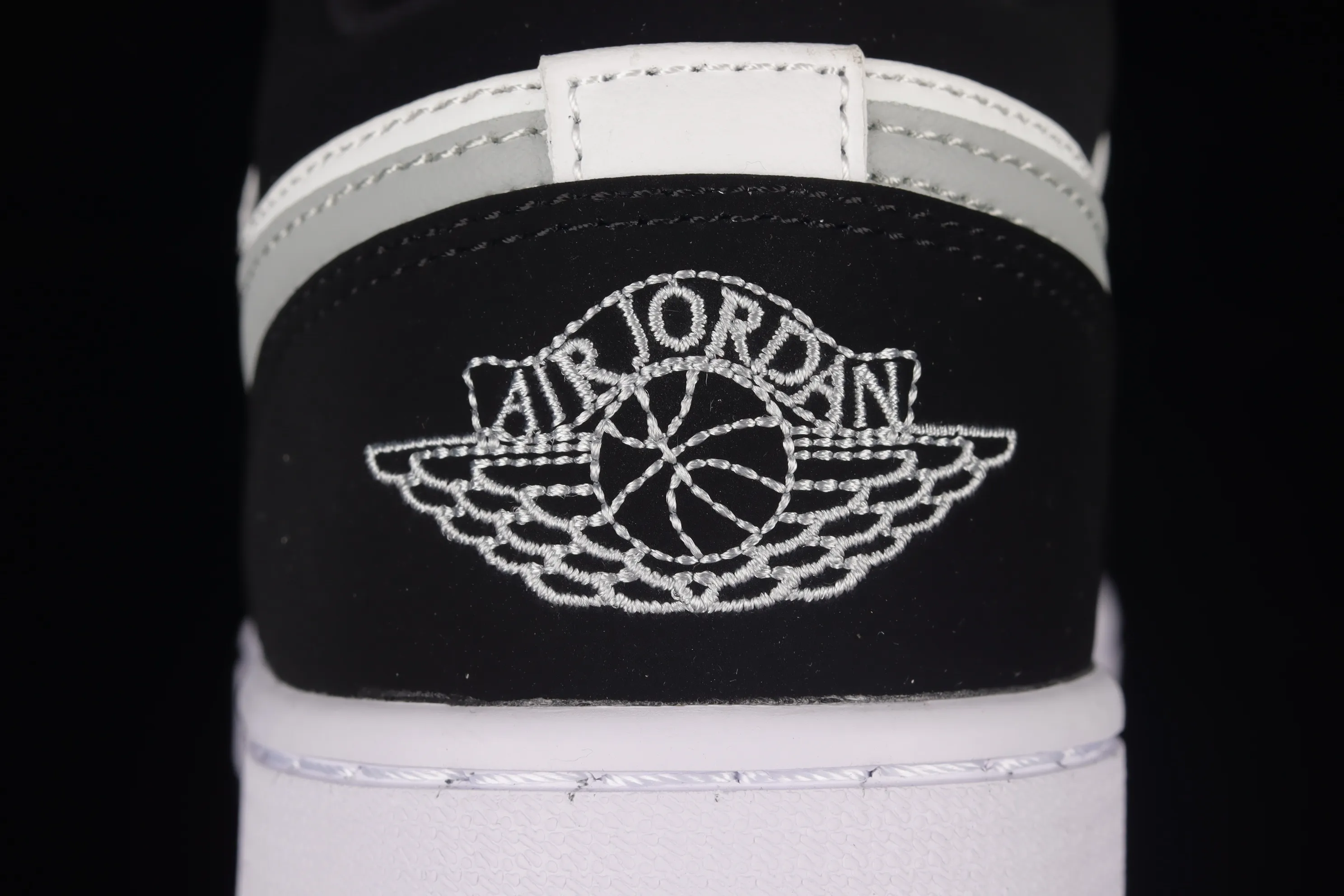 All categories Air Jordan Jordan series basketball shoes Air Jordan 1 Low Z version Air Jordan 1 Low "New Emerald" AJ1 Joe 1 black and white gray 552780-018